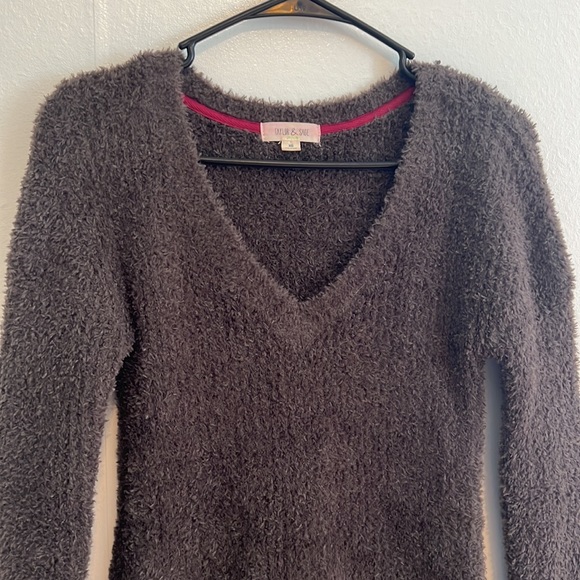 V- neck Sweater - Picture 2 of 2